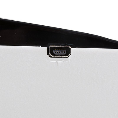 Порт mini-USB вблизи Порт mini-USB вблизи